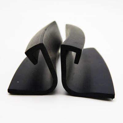 Il cliente EPDM della Cina ampiamente usa i profili di modellatura di gomma di gomma espelsi delle guarnizioni 100ppm
